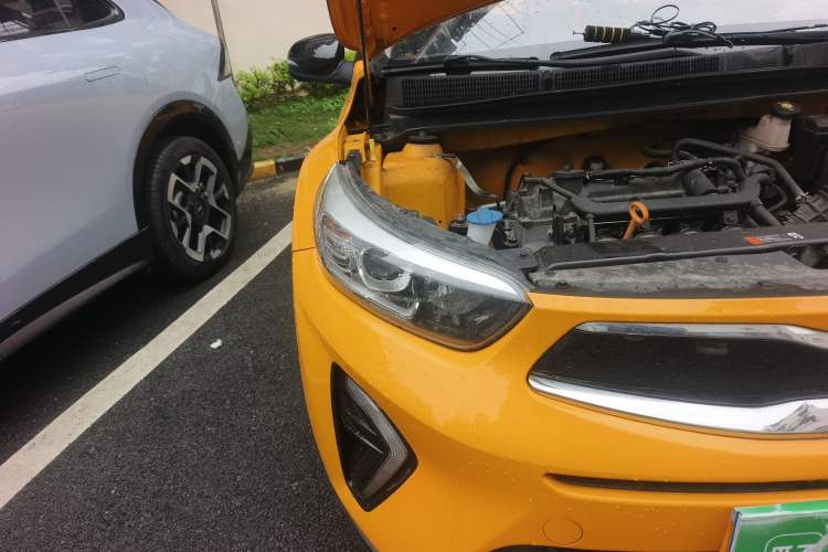 Used Kia kx1 Stonic 2019 1.4L Automatic Sport Edition China VI Right Front Headlight