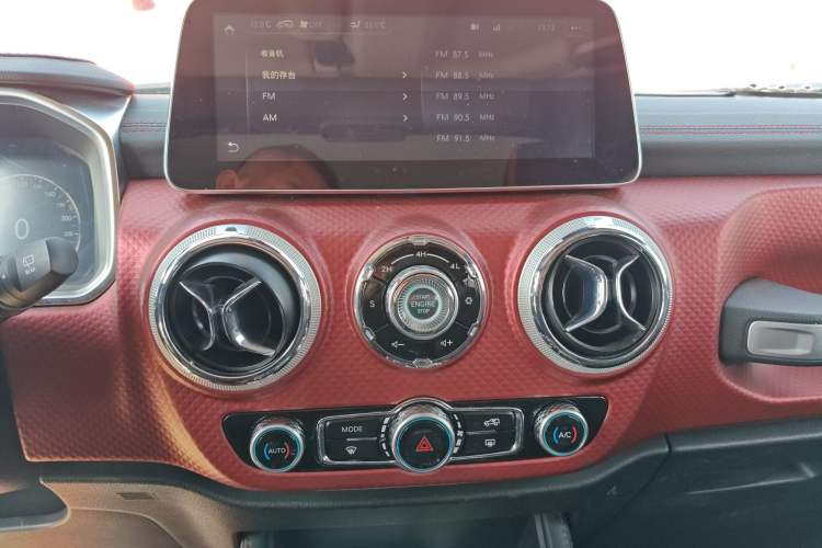 Used BAIC Off-Road BJ40 2019 2.3T Automatic Four-Wheel Drive Urban Hunter Edition Premium Model China VI Emission Standard
