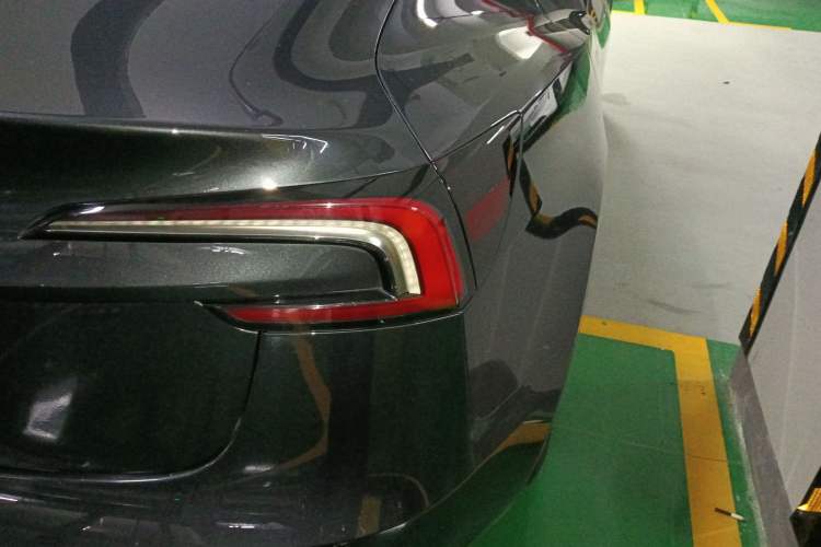 Used Tesla Model 3 2023 Rear-Wheel-Drive Version Exterior 3