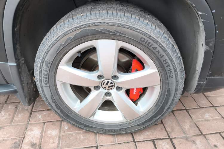 Used Volkswagen Tiguan 2013 1.8 TSI Automatic Two-Wheel Drive Comfort Edition Right Front Wheel Hub