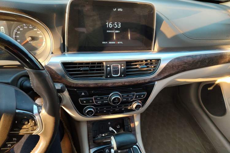 Used GAC Trumpchi GA8 2016 320T Luxury Edition Audio And AC Panel