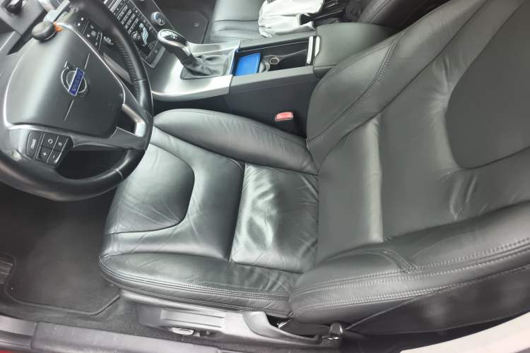 Used Volvo S60 2015 S60L 2.0T Zhiyuan Edition Left Front Seat