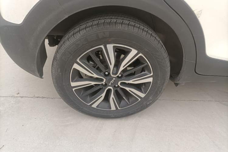 Used Kia kx1 Stonic 2021 1.4L CVT Sunroof Model
