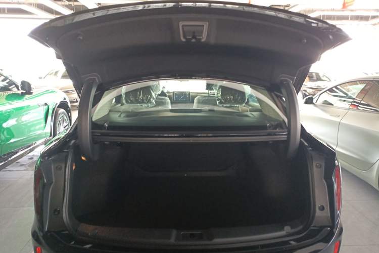 Used Hongqi E-QM5 2025 500km Range Commuter Version
