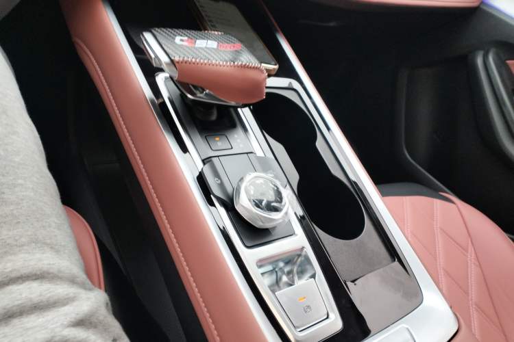 Used CHANGAN CS55PLUS 2024 3rd Generation 1.5T DCT Excellence Model Gear Lever