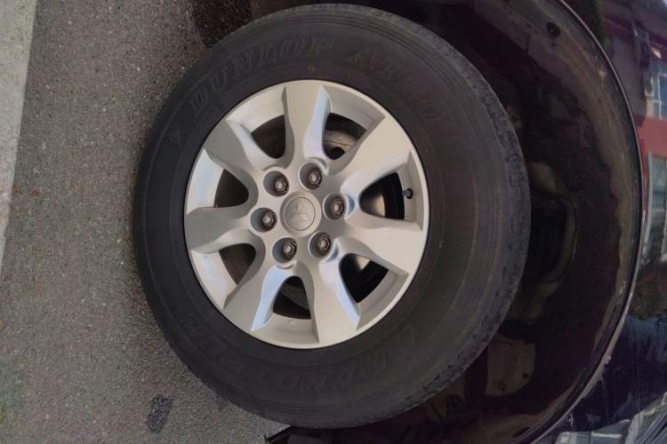 Used Mitsubishi Pajero 2016 3.0L Automatic Luxury Version China V Standard Right Front Wheel Hub