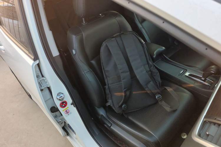 Used Honda Jade 2013 1.8L automatic Comfort version 5 seats