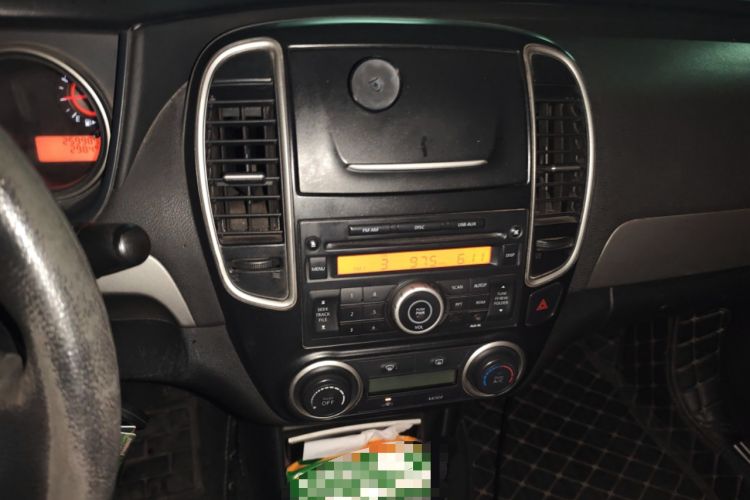 Used Nissan Sylphy 2016 Classic 1.6XE Manual Comfort Edition Audio And AC Panel