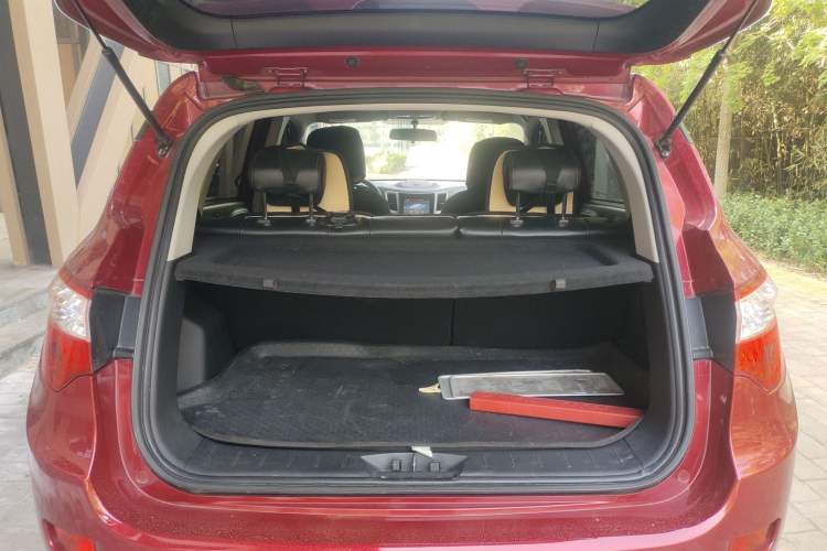 Used CHANGAN CS35 2014 1.6L Manual Luxury Model China IV Standard Trunk