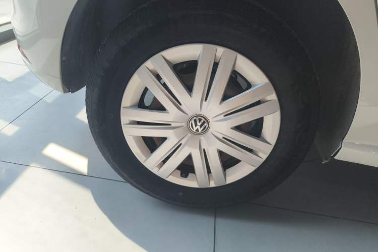 Used Volkswagen Polo 2016 1.4L Manual Fashion Model