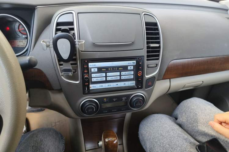 Used Nissan Sylphy 2009 1.6XL Automatic Luxury Sunroof Edition Audio And AC Panel