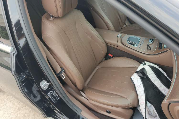 Used Mercedes-Benz E-Class 2019 Facelifted E 300 L Stylish Version Right Front Seat