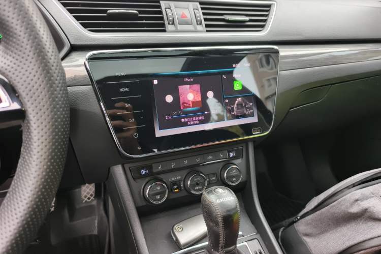 Used Skoda Superb 2016 TSI330 DSG Smart Drive Edition Audio And AC Panel