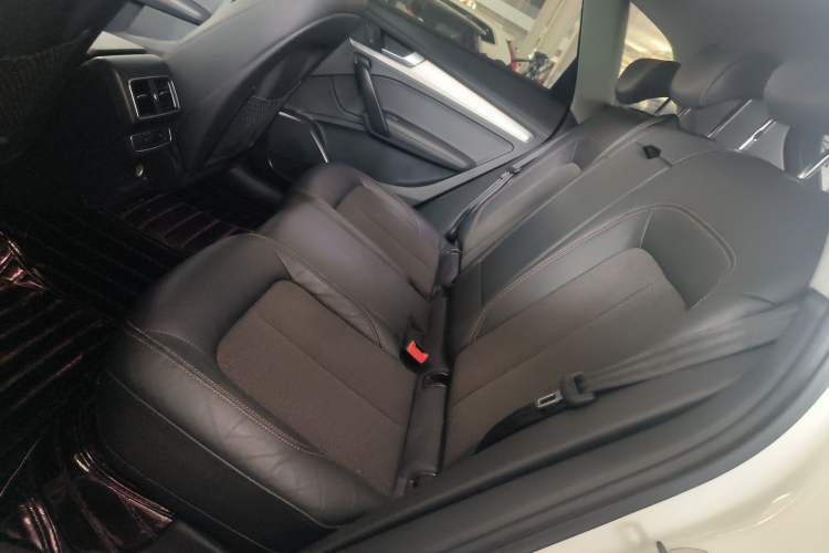 Used Audi Q5L 2018 40 TFSI Prestige Fashion Edition China V Left Rear Seat