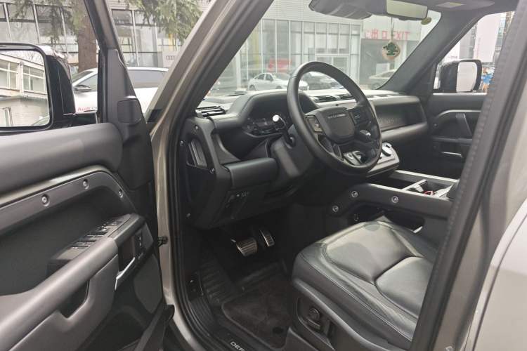 Used Land Rover Defender 2025 110 3.0T P400 X Driver Seat
