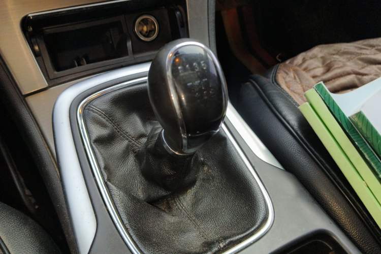 Used Buick Regal 2010 1.6T Elite Sport Edition Gear Lever