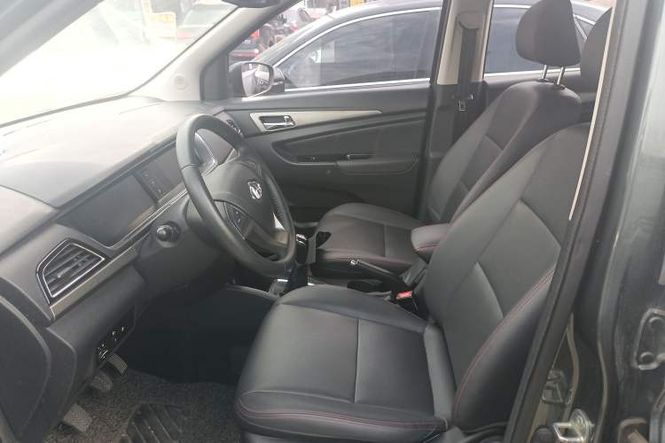 Used CHANGAN KAICHENG Oushang A600 2016 1.5L Manual Luxury 7-Seater Left Front Seat