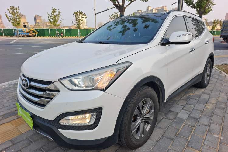 Used Hyundai Santa Fe 2015 2.0T Automatic Two-Wheel Drive Smart Version 5 Seats