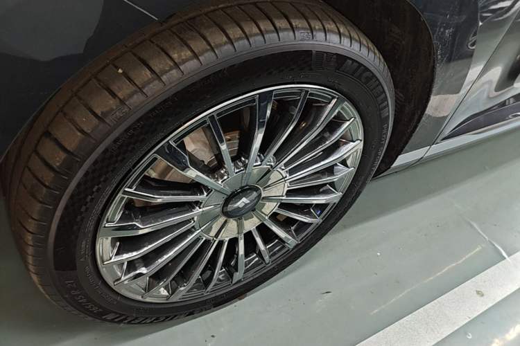 Used Hyptec HL 2025 700 Ultra Six-Seater All-Wheel-Drive LiDAR Version
