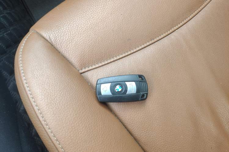 Used BMW 3 Series 2010 320i Luxury Model
