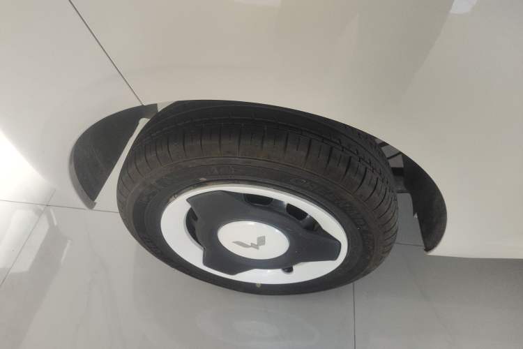 Used Wuling Hongguang MINIEV 2024 3rd Generation 215km Youth Edition Right Rear Wheel Hub