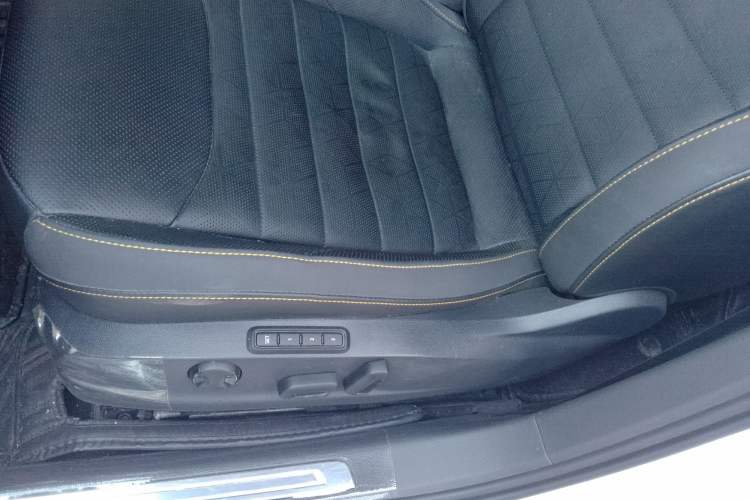 Used Volkswagen FAW-Volkswagen CC 2023 380TSI Striking Edition
