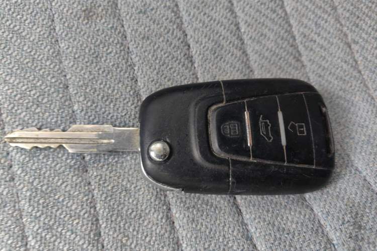 Used SAIC MAXUS Xintu V80 2015 2.5T AMT Aoyuntong Edition Short Wheelbase Low Roof Vehicle Key