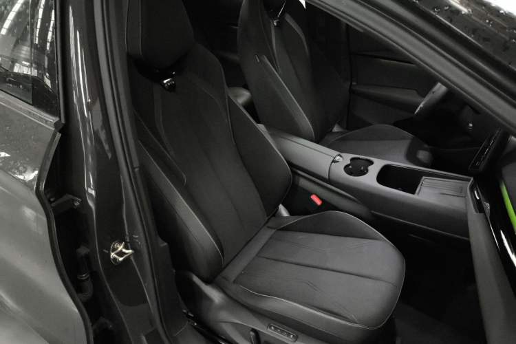 Used Volkswagen ID.UNYX 2024 Pro Long-Range Version
