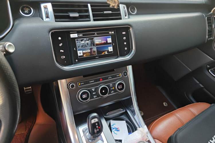 Used Land Rover Range Sport 2016 3.0 SC V6 HSE DYNAMIC Audio And AC Panel