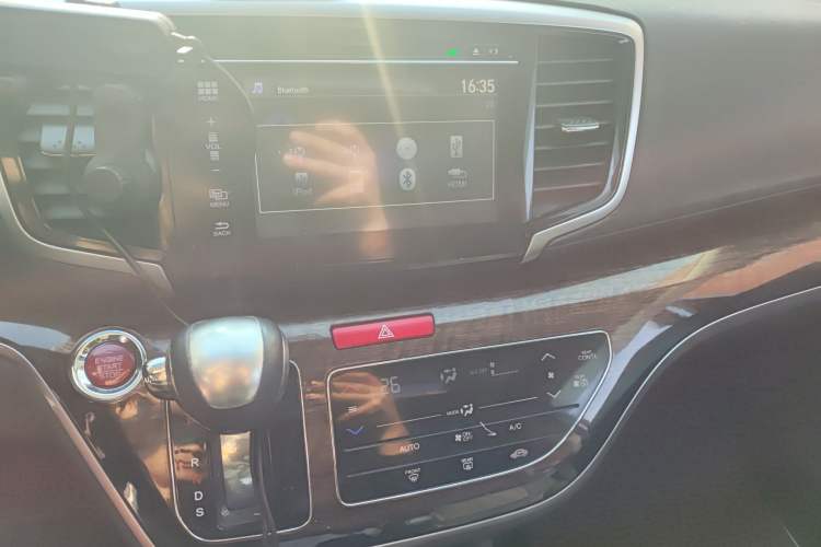 Used Honda Odyssey 2015 Updated Version 2.4L Smart Edition Audio And AC Panel