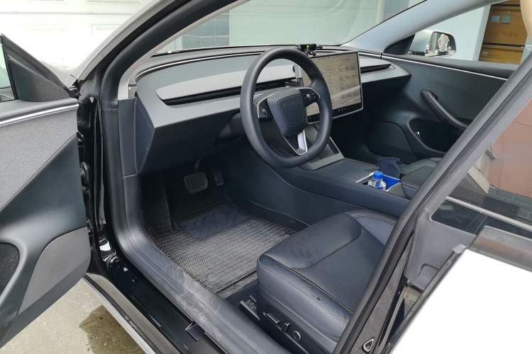 Used Tesla Model 3 2023 Rear-Wheel-Drive Version
