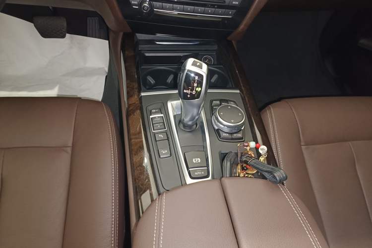 Used BMW X5 2015 xDrive28i
