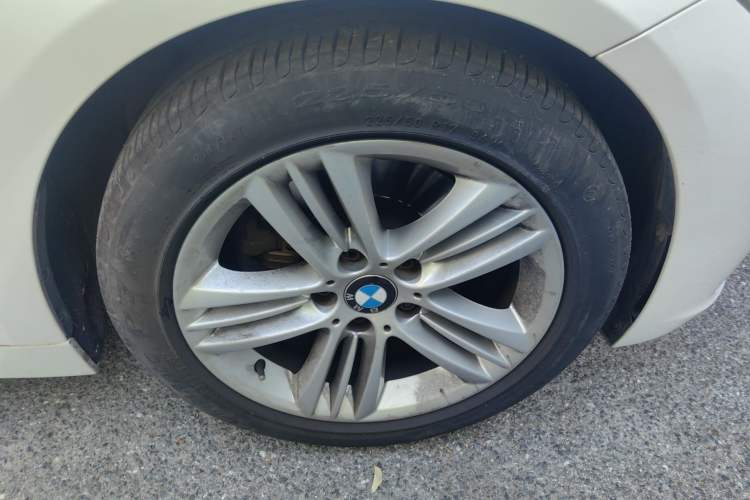Used BMW 3 Series 2017 320Li Fashion Model Right Front Wheel Hub