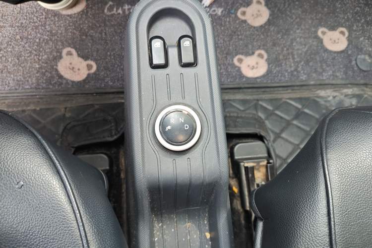 Used Wuling Hongguang MINIEV 2021 Macaron Premium Model – Lithium Iron Phosphate Gear Lever