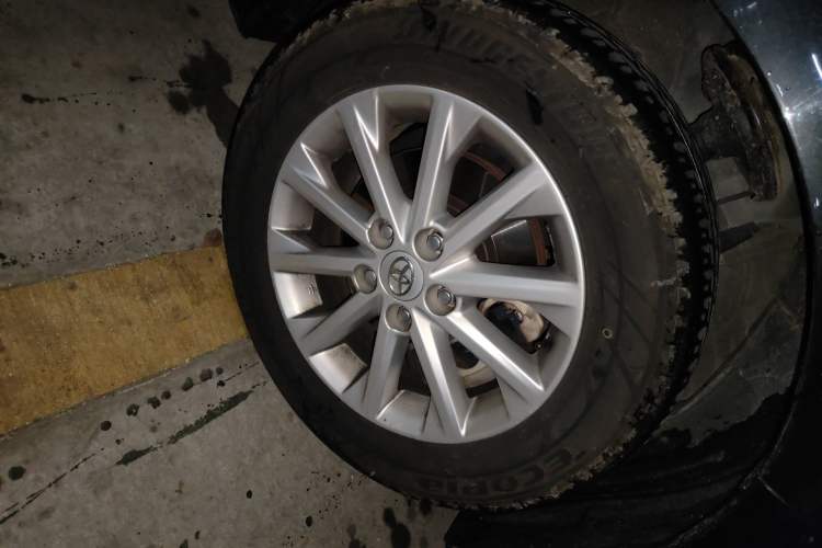 Used Toyota Camry 2016 2.0G 10th Anniversary Leading Edition Right Front Wheel Hub