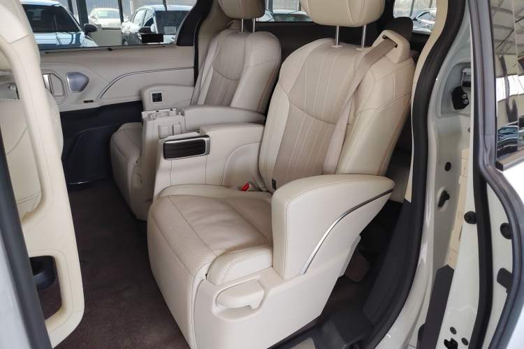 Used Toyota SIENNA 2024 2.5L Hybrid Prestige Deluxe Edition