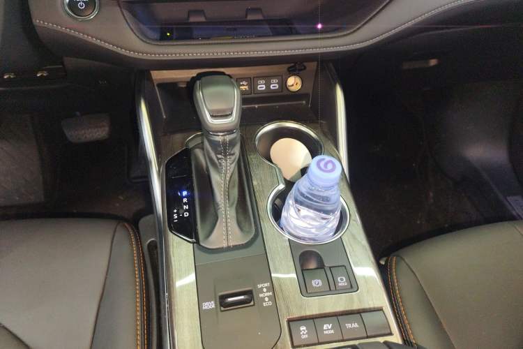 Used Toyota Crown Kluger 2024 2.5L HEV Four-Wheel Drive Premium Edition