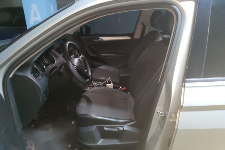 Used Volkswagen Tiguan L 2017 330TSI Automatic Two-Wheel Drive Luxury Edition
