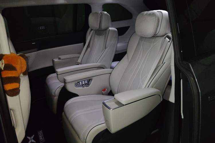 Used XPeng X9 2025 740 Ultra-Long Range Max