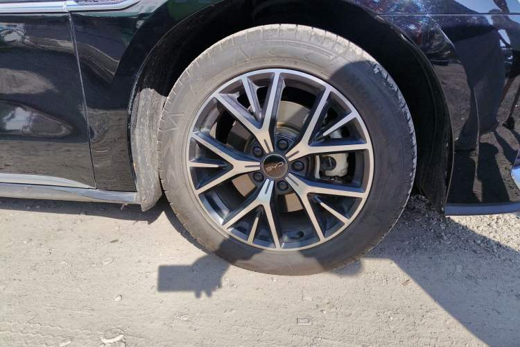 Used BYD e9 2021 Business Edition