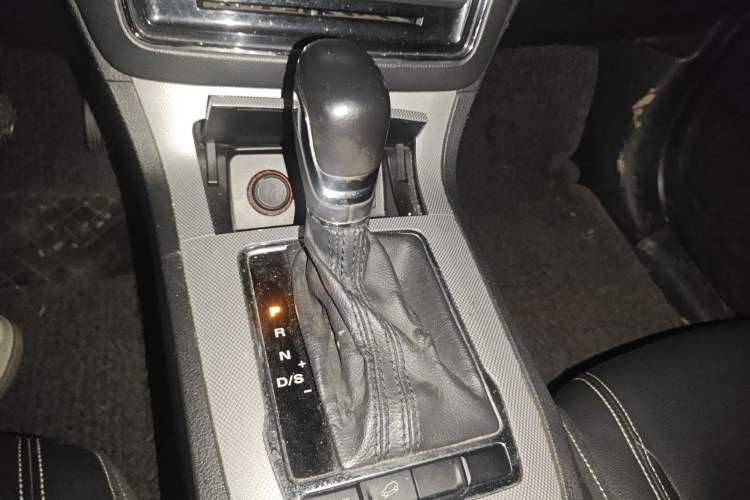 Used Roewe RX5 2016 20T Two-Wheel Drive Automatic Flagship Edition
