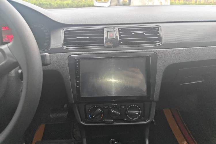 Used Volkswagen Santana 2021 1.5L Automatic Fashion Edition Audio And AC Panel