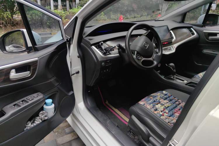 Used Honda Jade 2017 1.8L automatic Comfort version 5 seats
