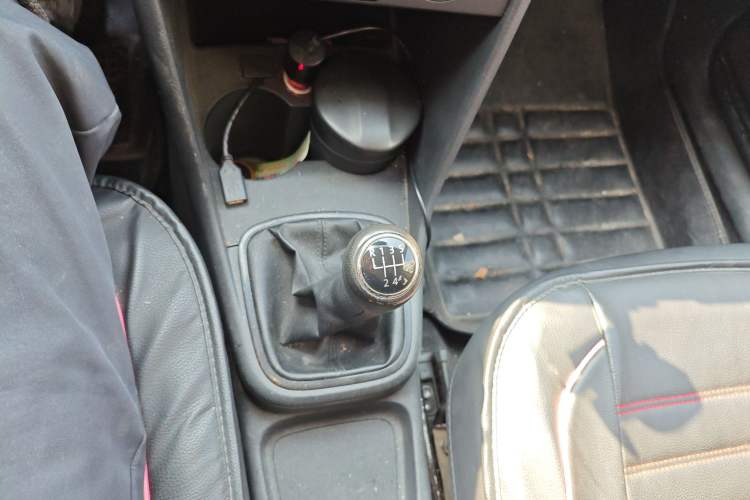Used Volkswagen Polo 2011 1.4L Manual ZhiShang Edition Gear Lever