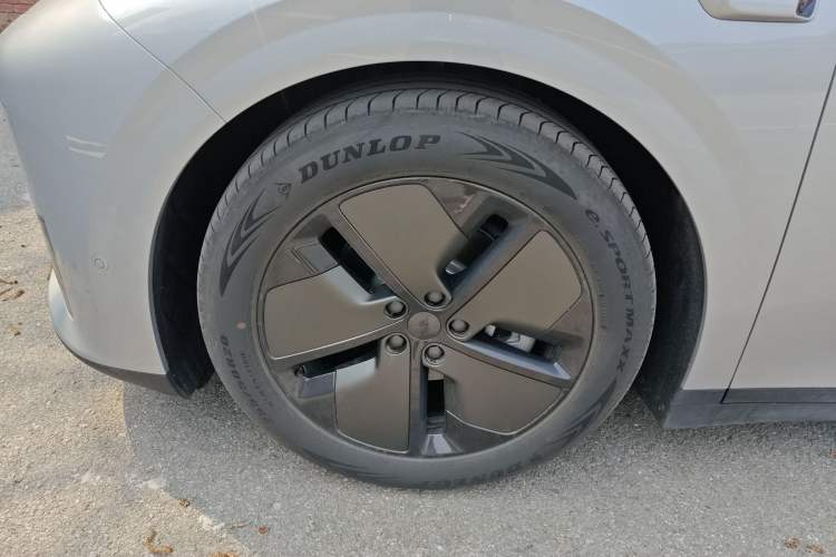 Used Li Auto i6 2025 Model Two-Wheel-Drive Standard Type