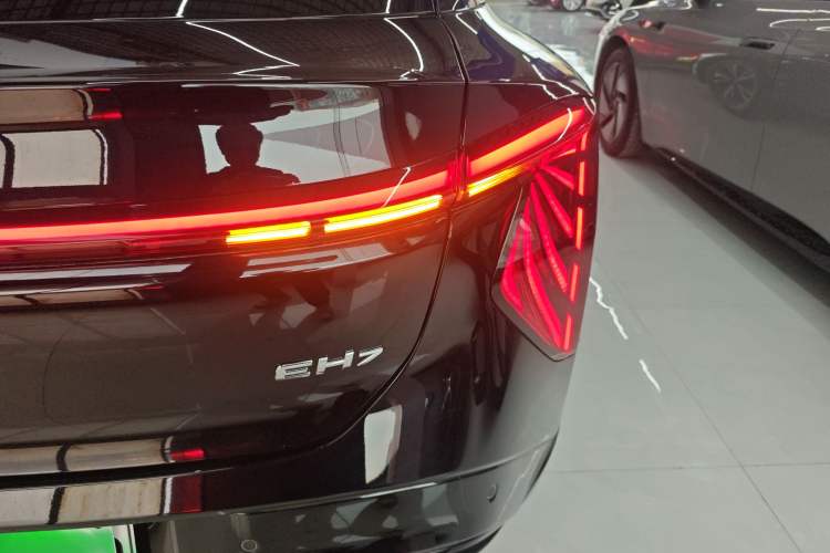 Used Hongqi EH7 2025 600 Smart Selection Edition
