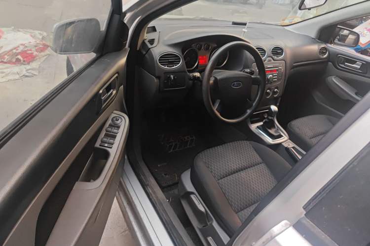 Used Ford Focus 2011 Hatchback 1.8L Manual Comfort Model
