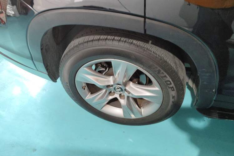 Used Toyota Highlander 2018 2.0T Four-Wheel Drive Luxury Edition 7 Seats China V Emission Standard
