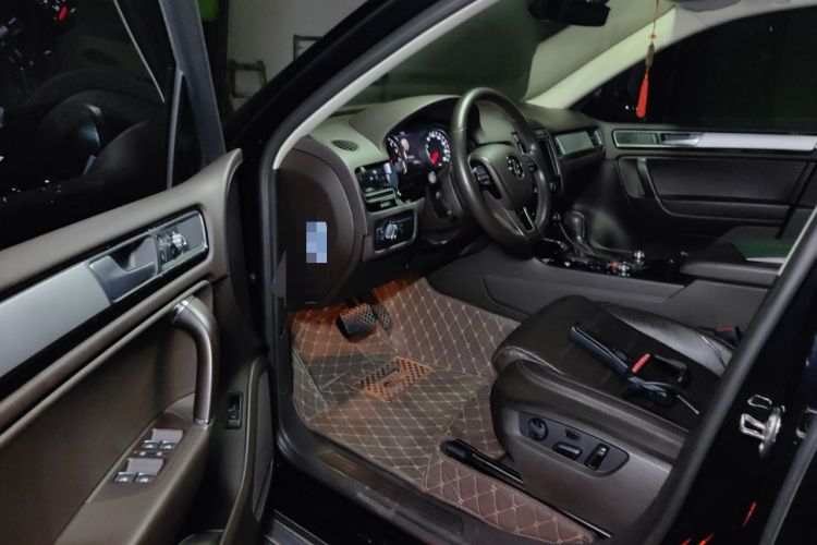 Used Volkswagen Touareg 2017 3.0 TSI Touareg Edition Driver Seat