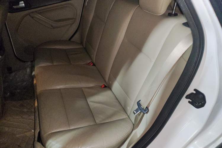 Used Ford Focus 2013 Hatchback Classic 1.8L Manual Fashion Edition